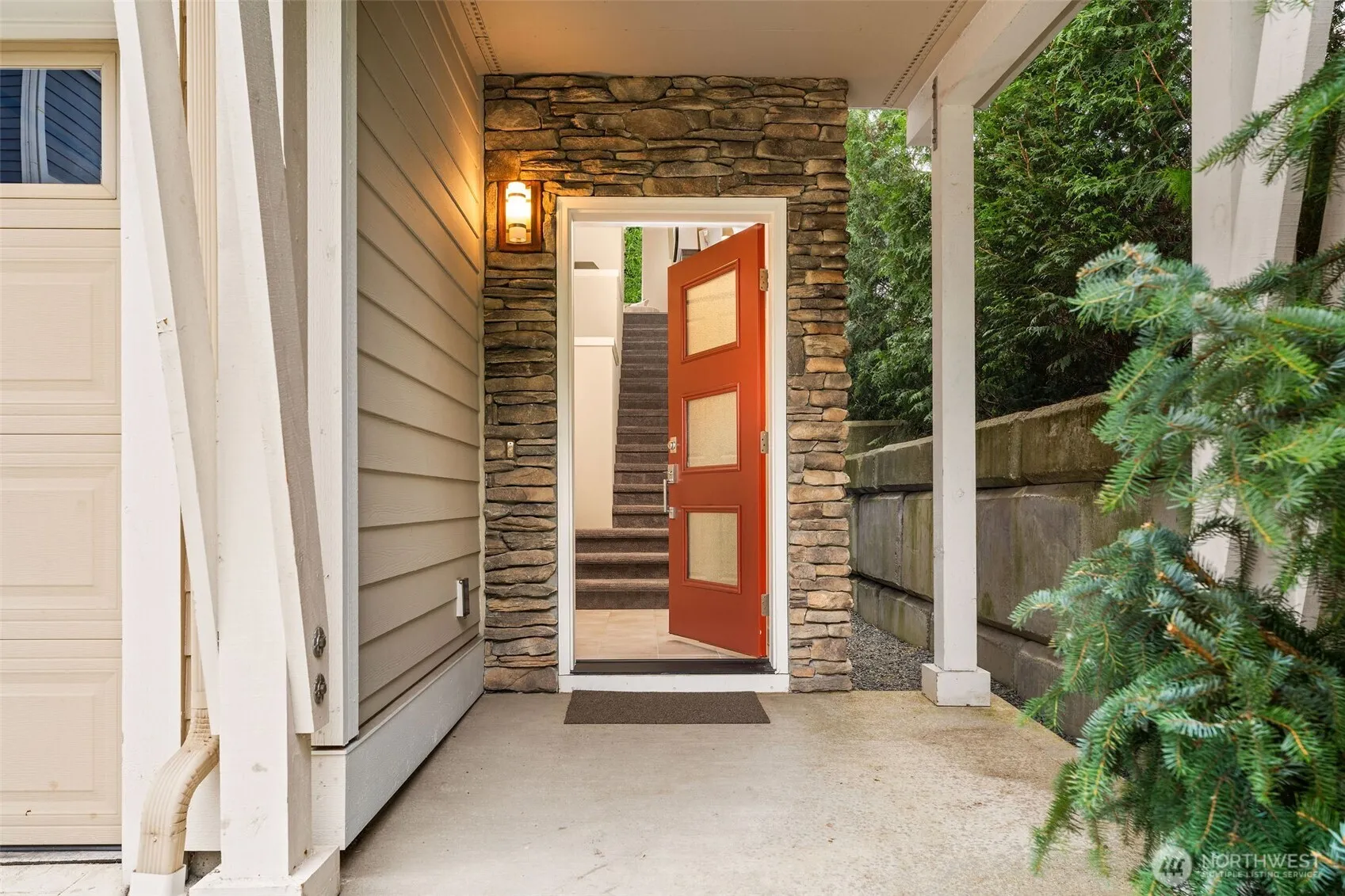 Property photo for 303 Anacortes Place Ne, Renton photo 3