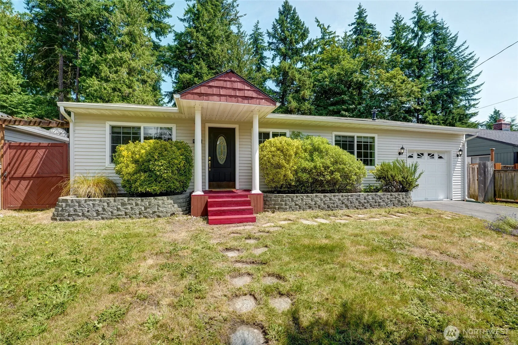 Property photo for 9716 46th Avenue Ne, Seattle photo 2