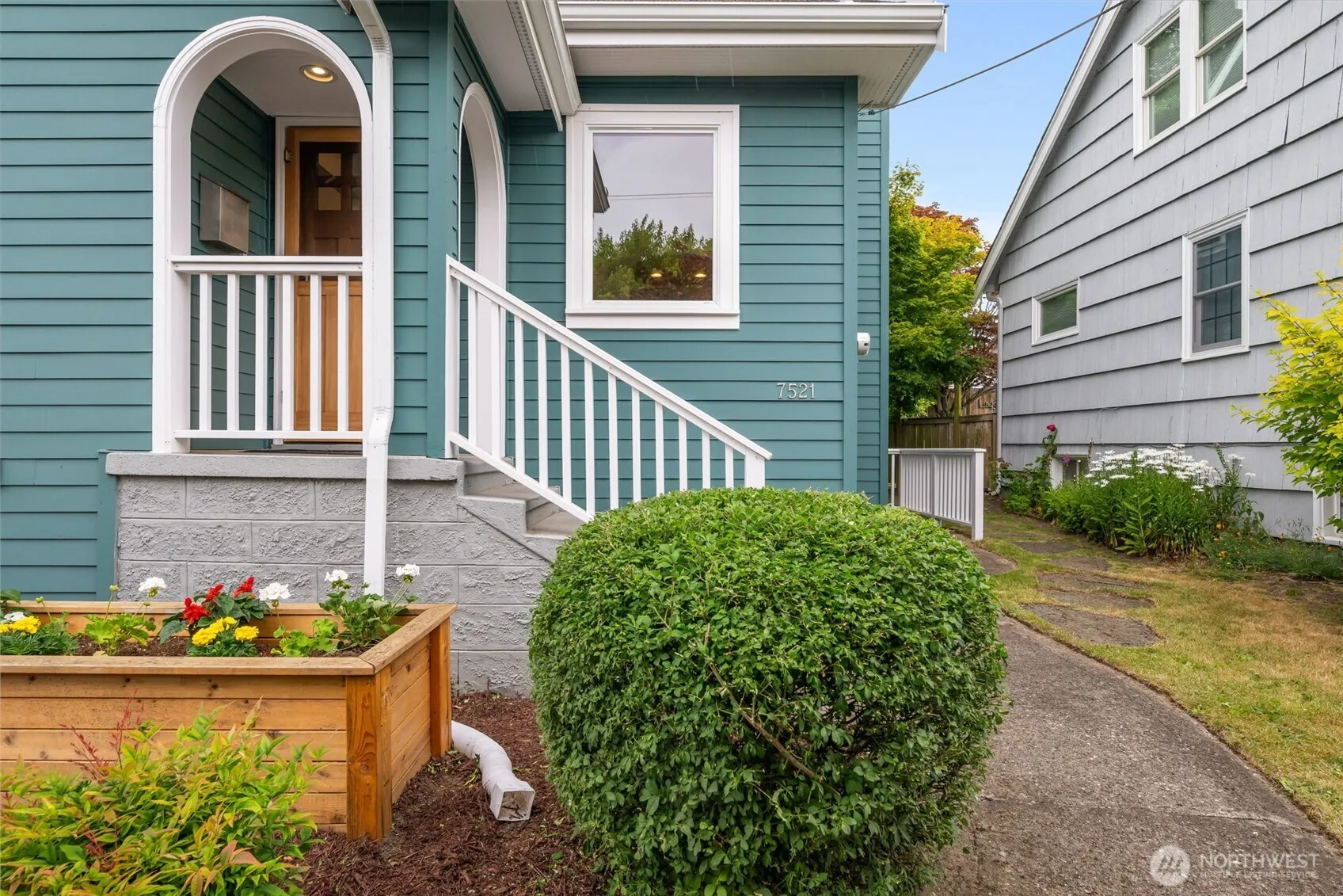 Property photo for 7521 18th Avenue Nw, Seattle photo 4