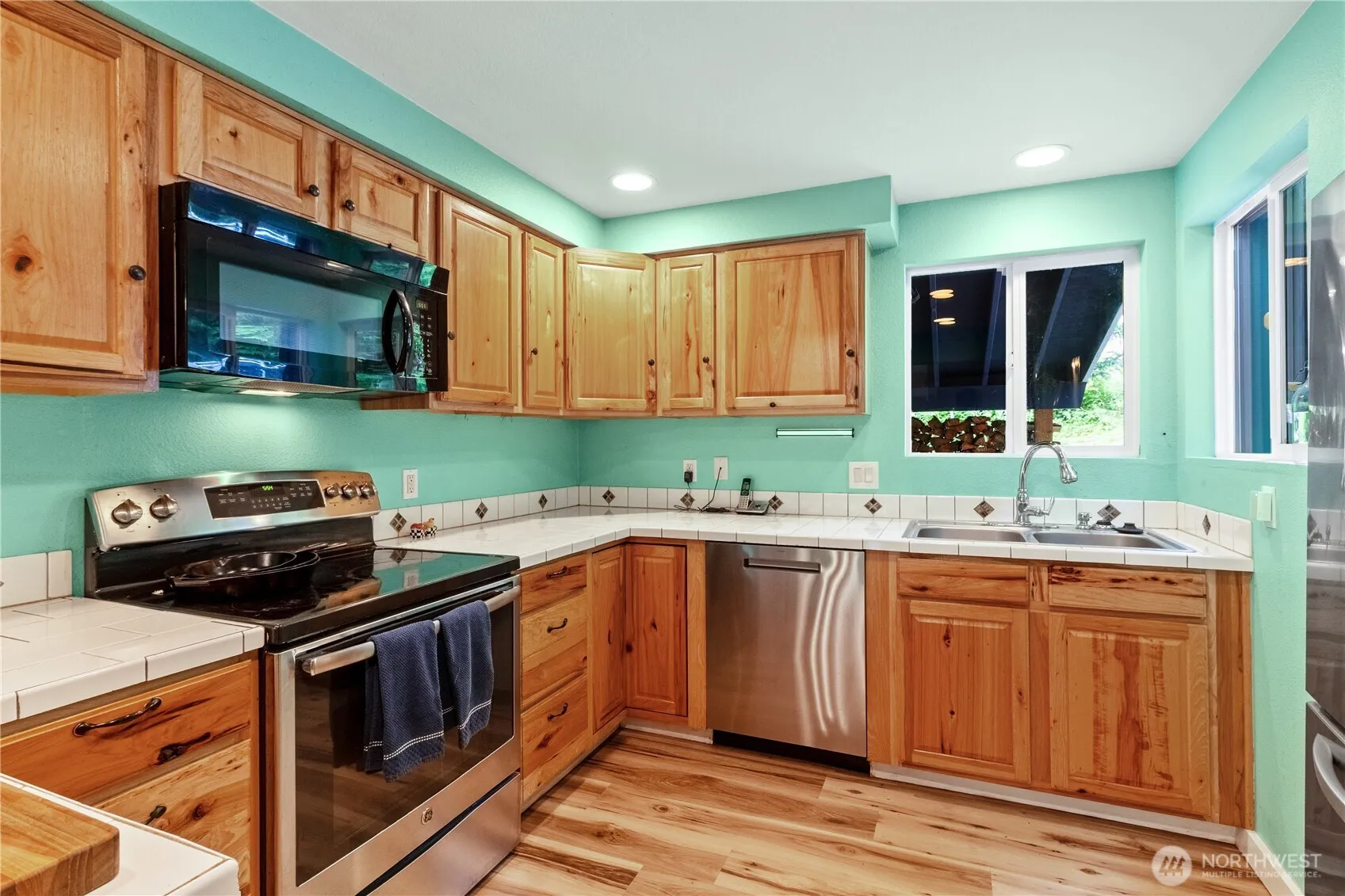 Property photo for 2 Louise View Drive, Bellingham photo 5