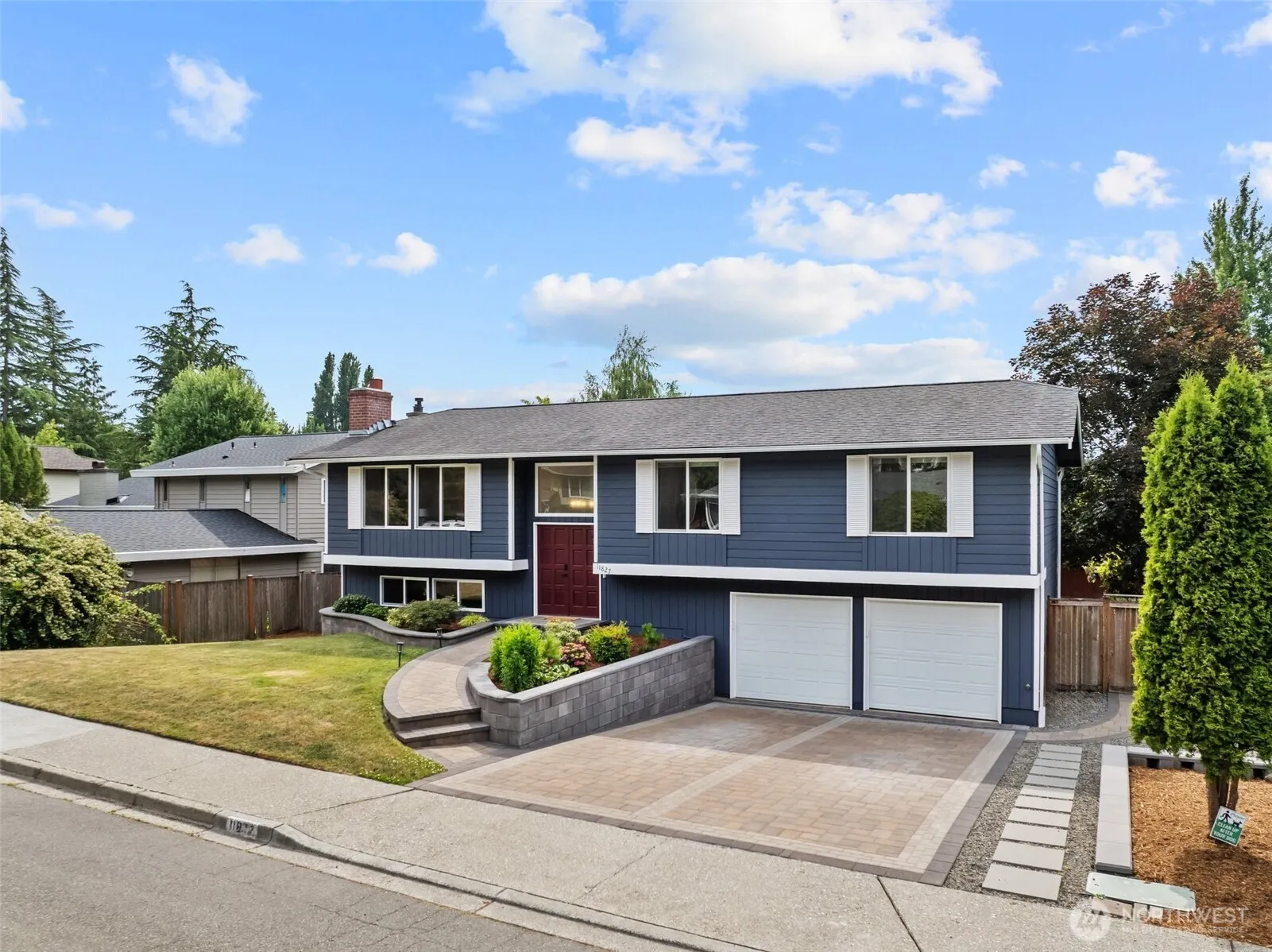 Property photo for 11827 104th Avenue Ne, Kirkland photo 2
