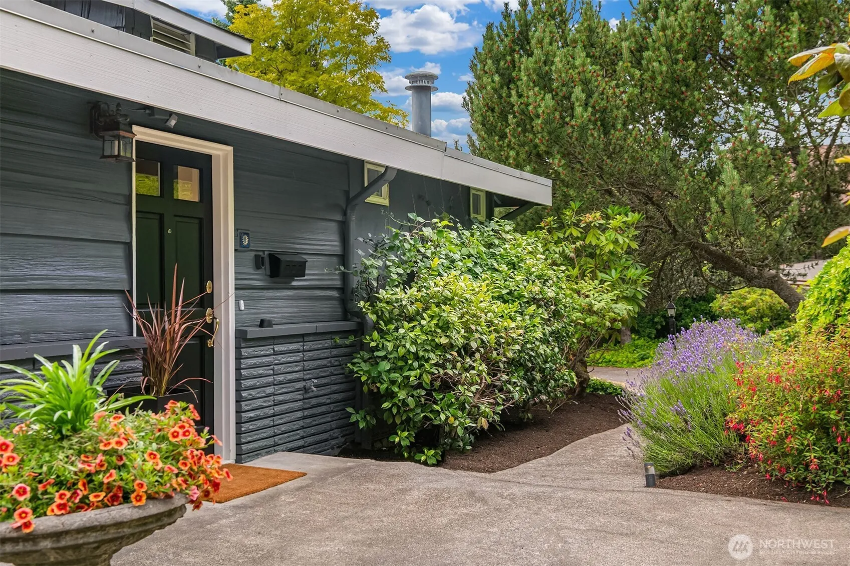 Property photo for 4454 54th Avenue Sw, Seattle photo 3