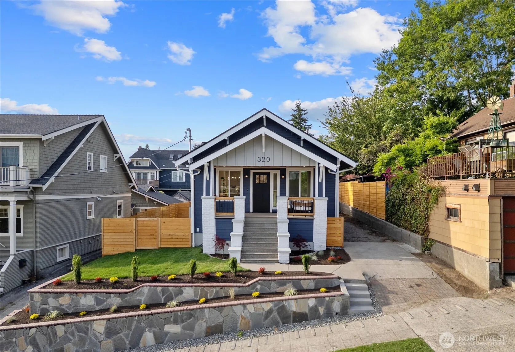 Property photo for 320 Nw 51st Street, Seattle