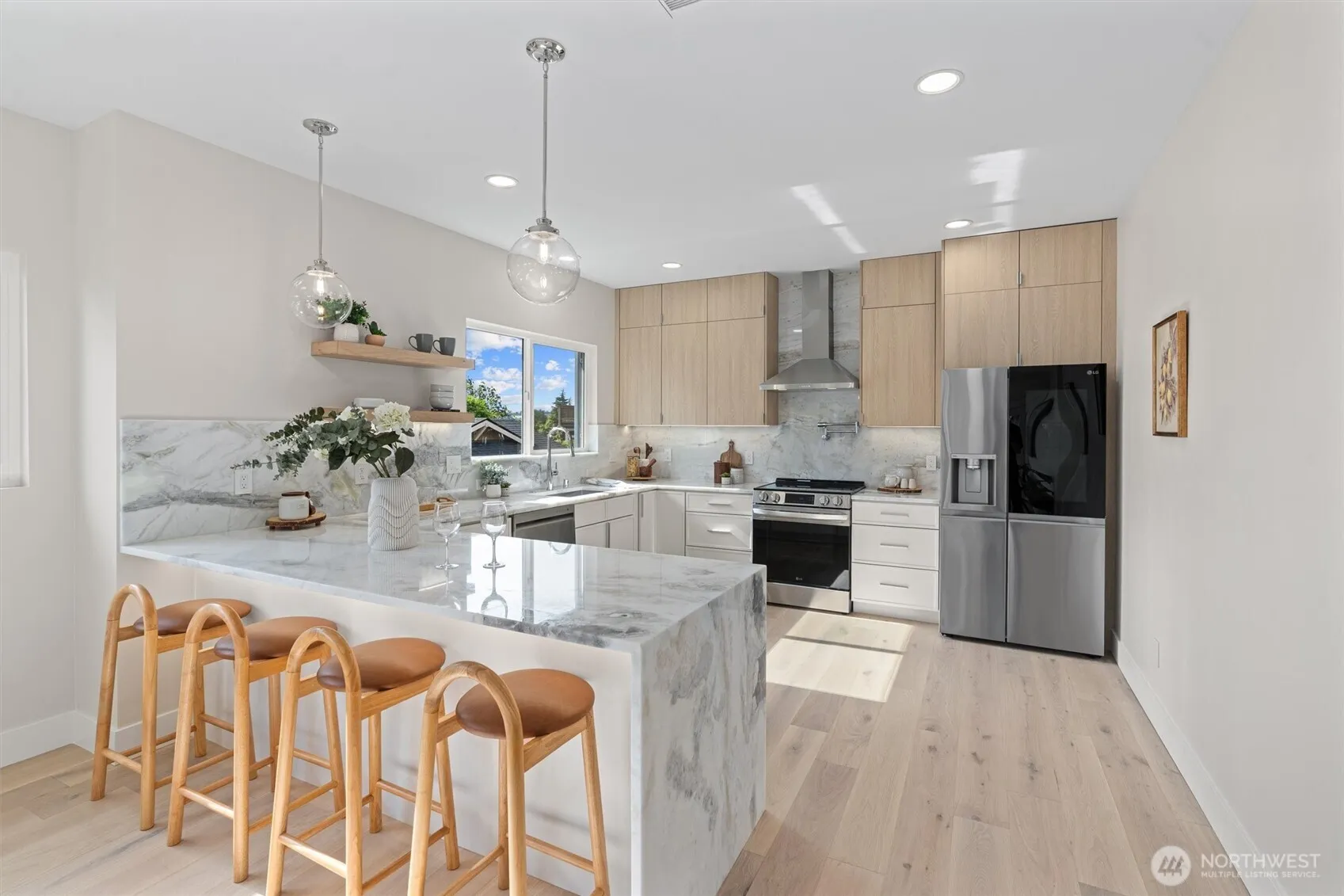 Property photo for 320 Nw 51st Street, Seattle photo 4