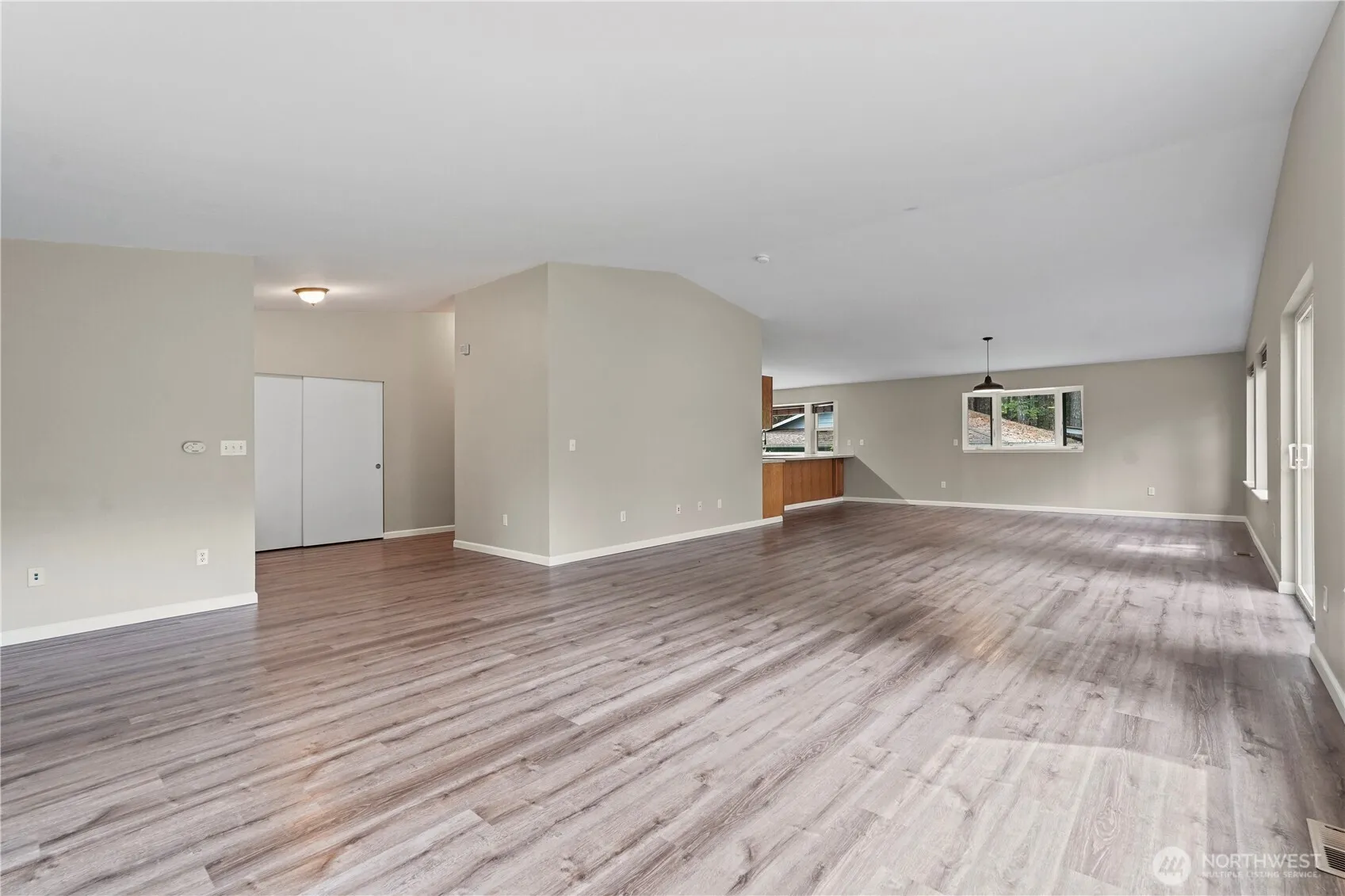 Property photo for 9910 Fairview Lake Road Sw, Port Orchard photo 4