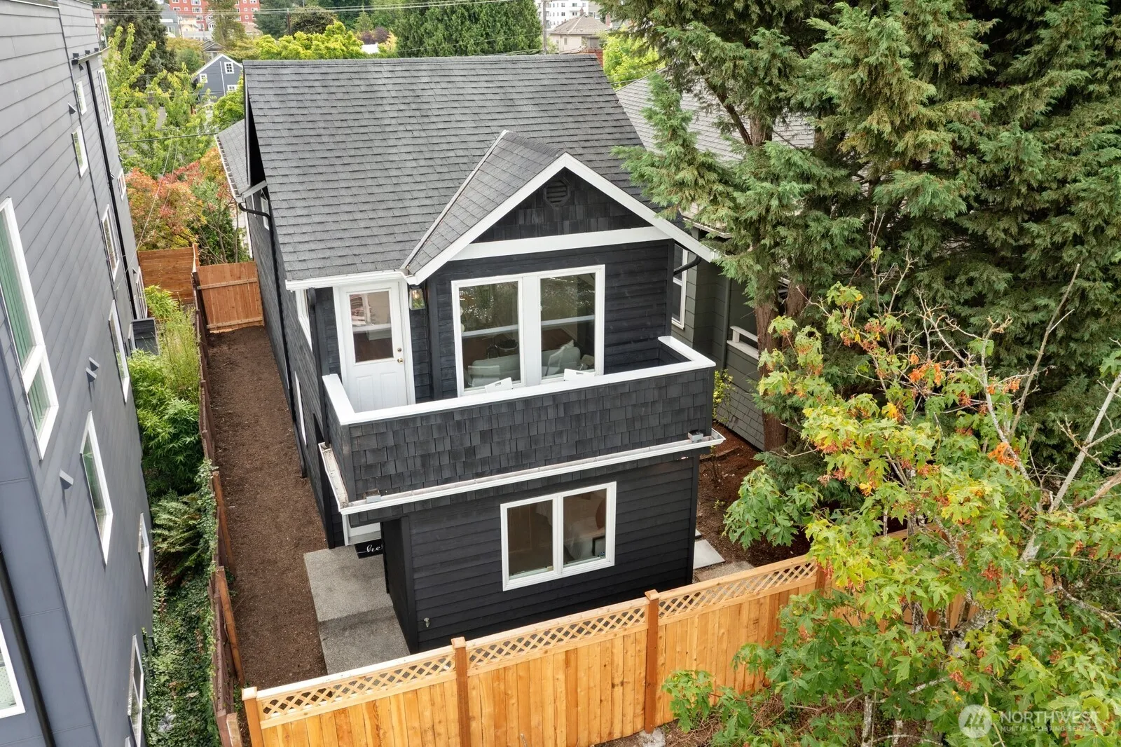 Property photo for 5708 Roosevelt Way Ne, Seattle