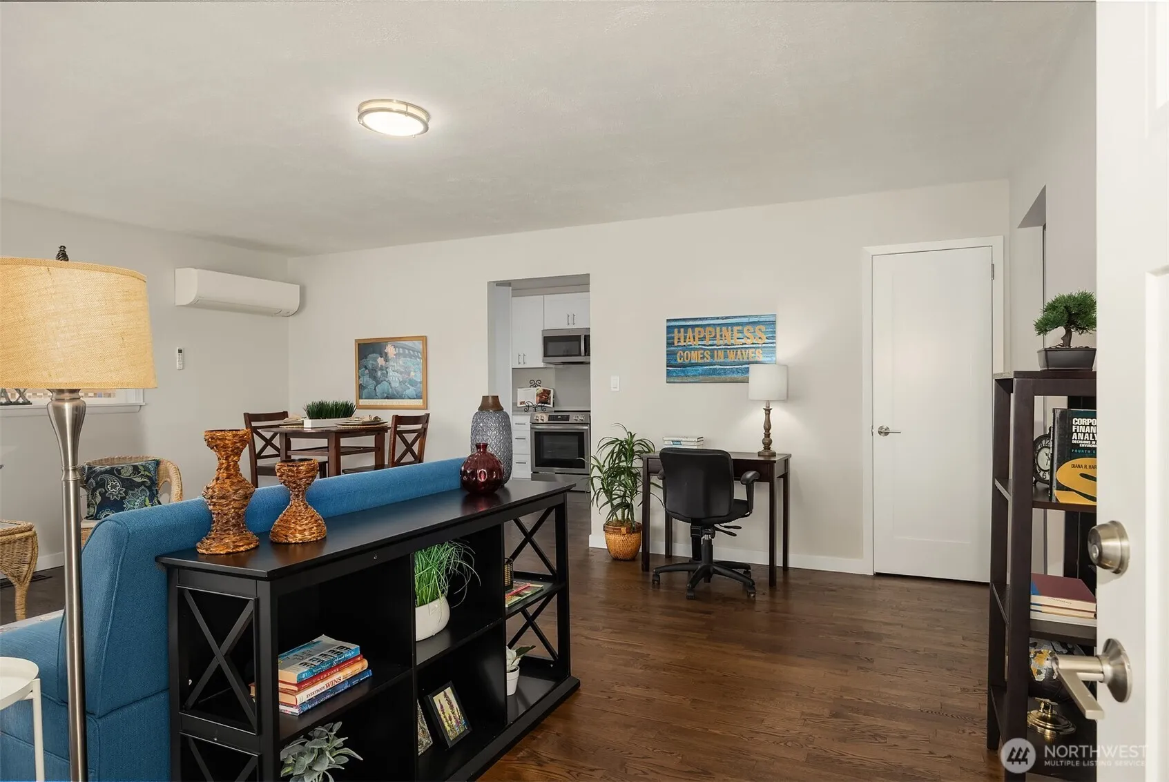 Property photo for 7337 19th Avenue Sw, Seattle photo 2