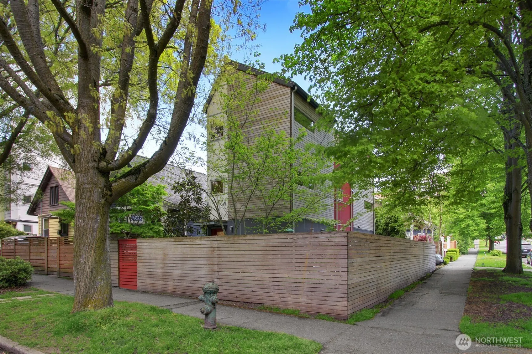Property photo for 436 26th Avenue S, Seattle photo 5
