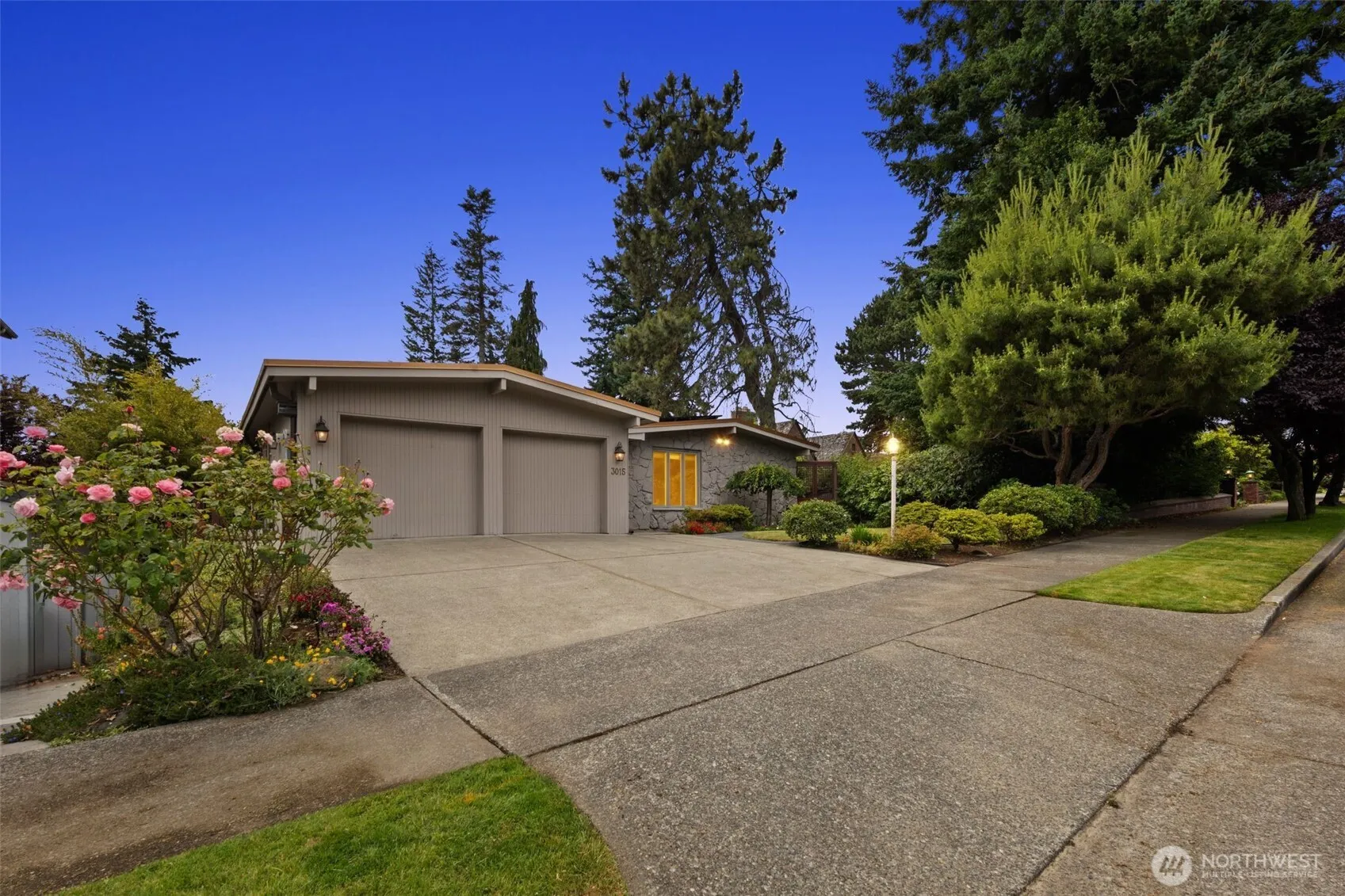 Property photo for 3015 44th Avenue W, Seattle