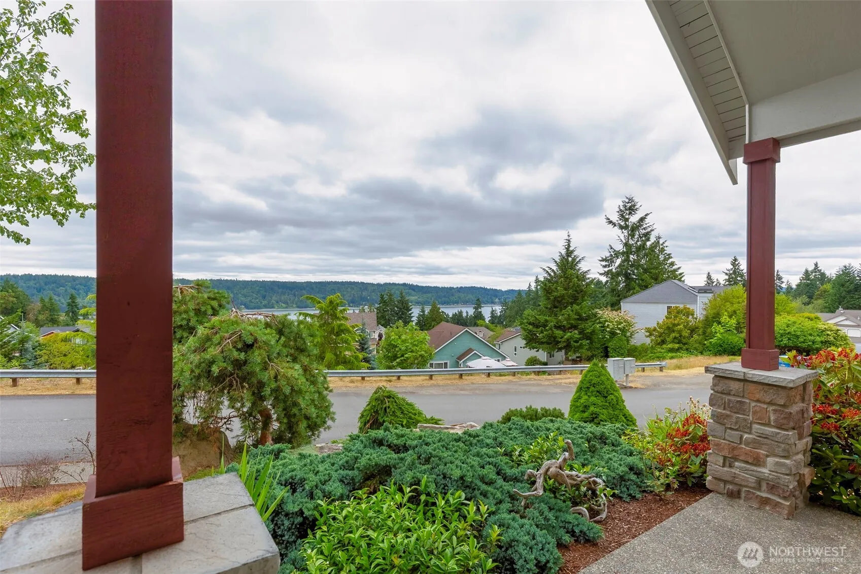 Property photo for 3437 Ne Shore Cliff St, Bremerton photo 5