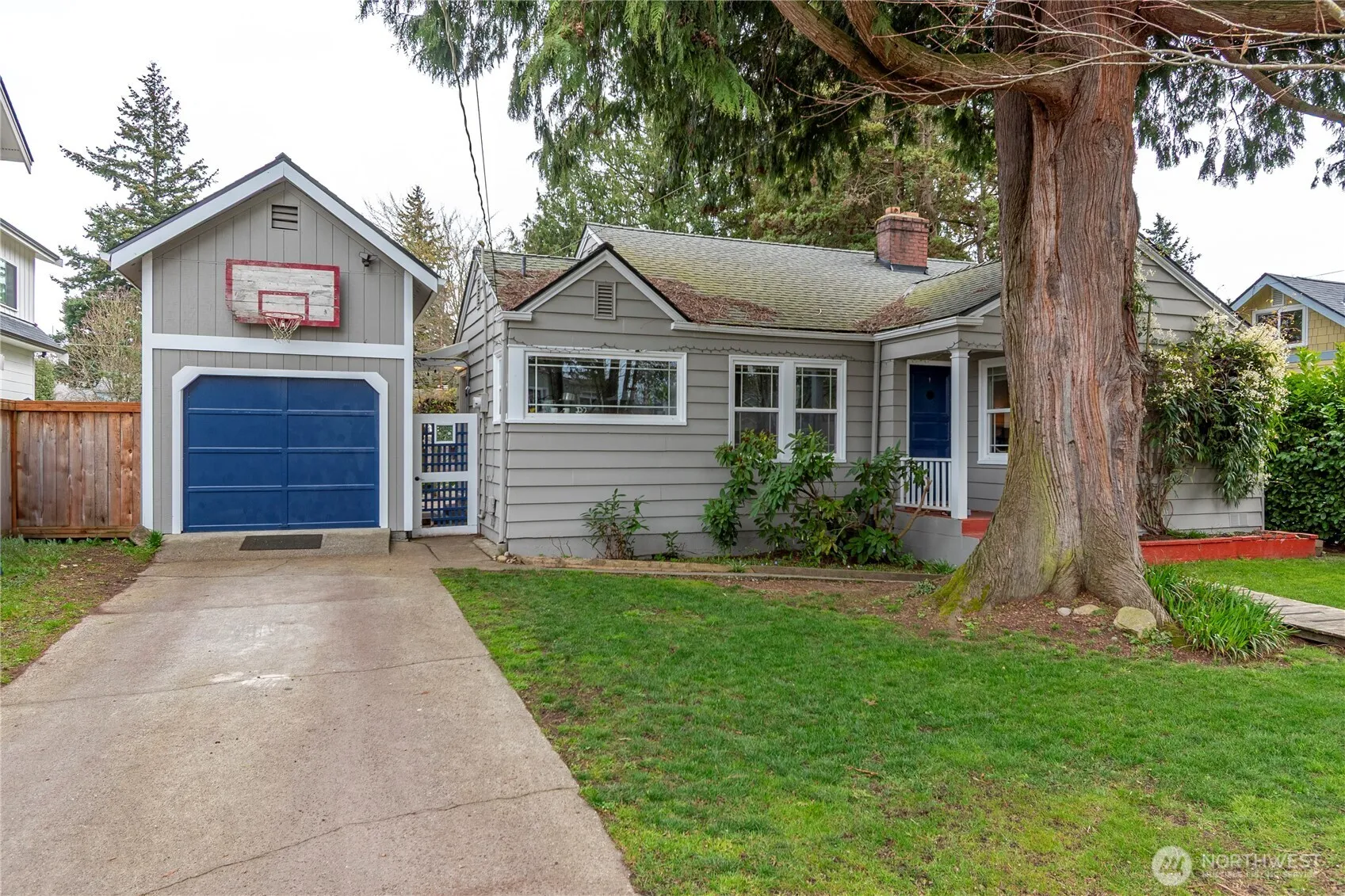 Property photo for 11008 Dayton Avenue N, Seattle photo 2