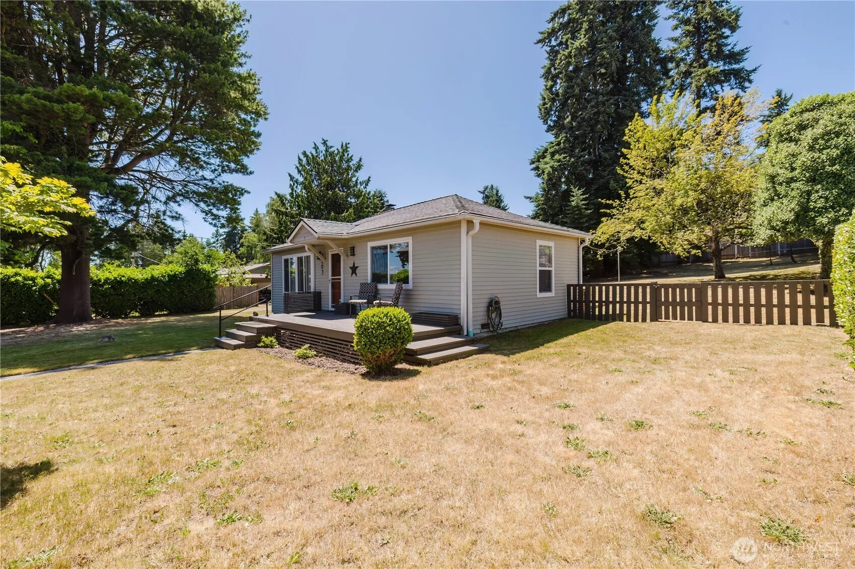 Property photo for 3203 Forest Drive Ne, Bremerton photo 2
