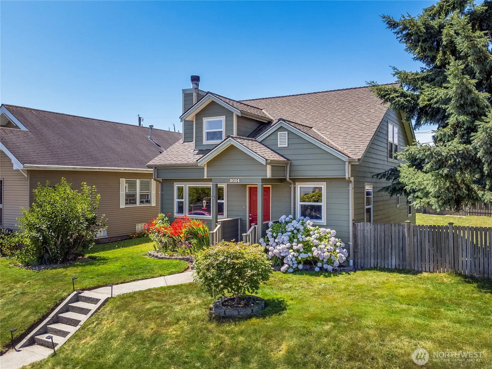 Property photo for 2014 Oakes Avenue, Everett photo 2