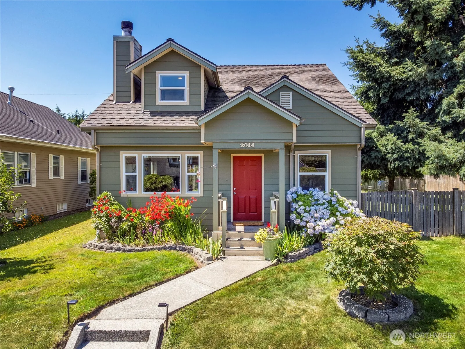 Property photo for 2014 Oakes Avenue, Everett