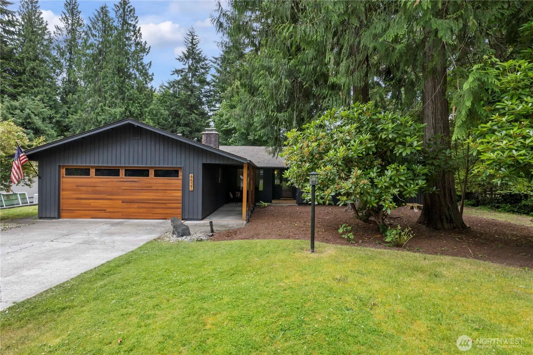 Property photo for 4521 Claridge Drive Se, Olympia