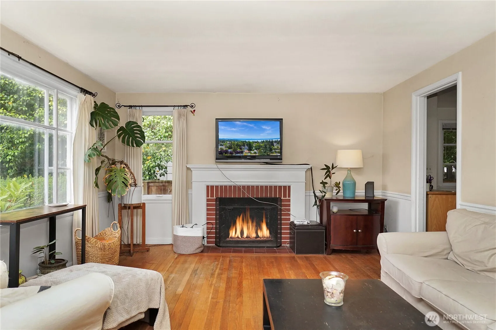 Property photo for 9521 12th Avenue Nw, Seattle photo 3