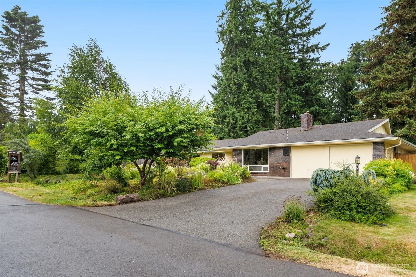 Property photo for 16521 Se 45th Street, Bellevue photo 2