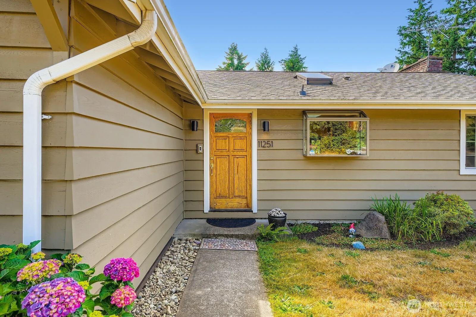 Property photo for 11251 28th Avenue Sw, Seattle photo 3