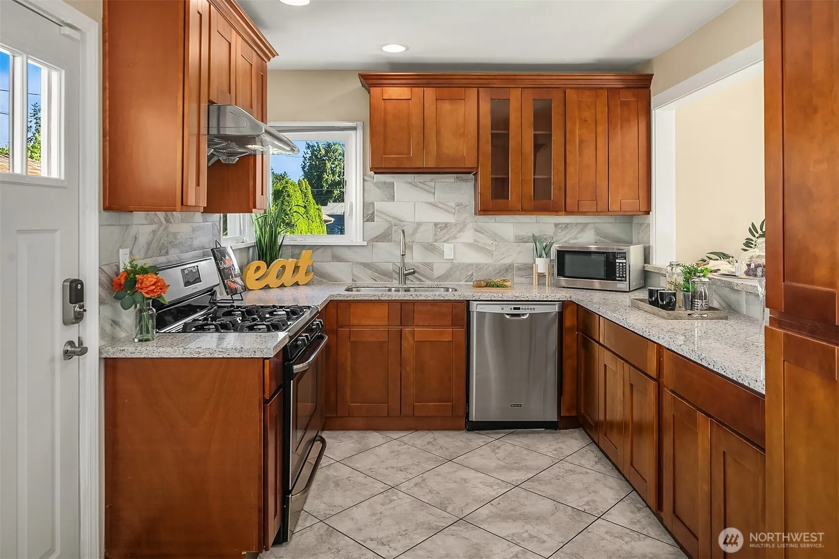 Property photo for 13316 30th Avenue Ne, Seattle photo 5
