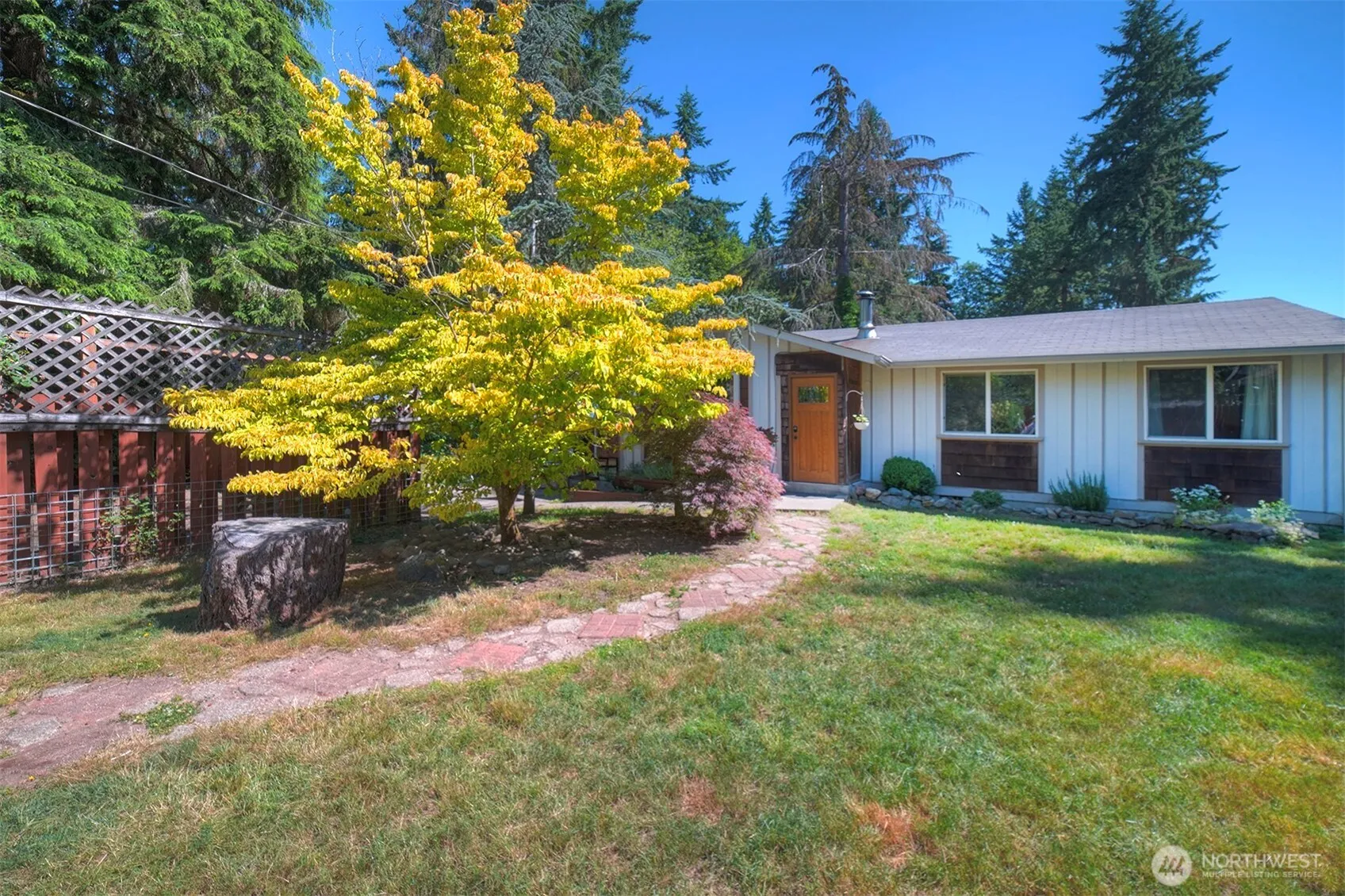 Property photo for 3916 Rainbow Court Nw, Bremerton photo 2