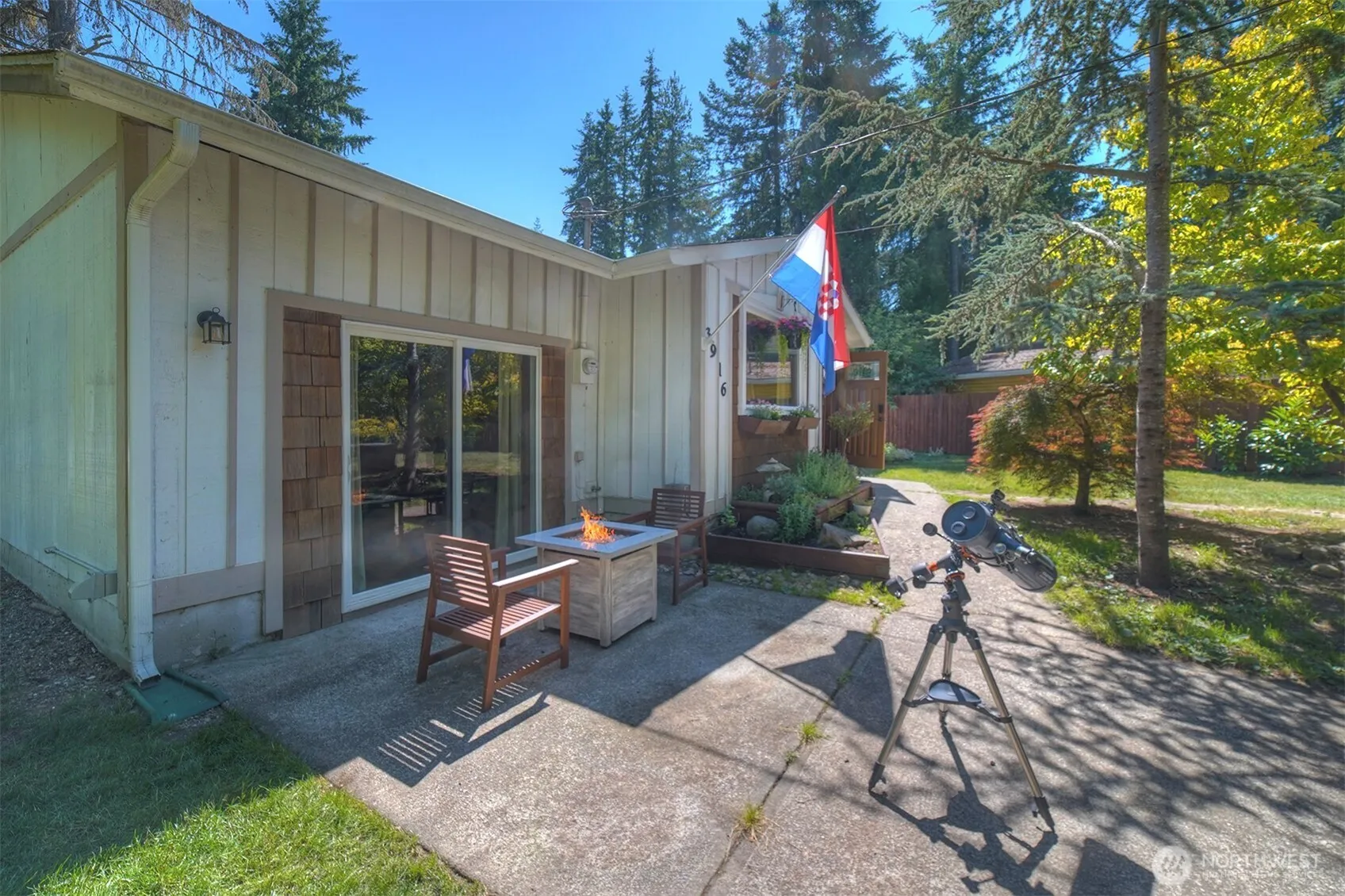 Property photo for 3916 Rainbow Court Nw, Bremerton photo 4