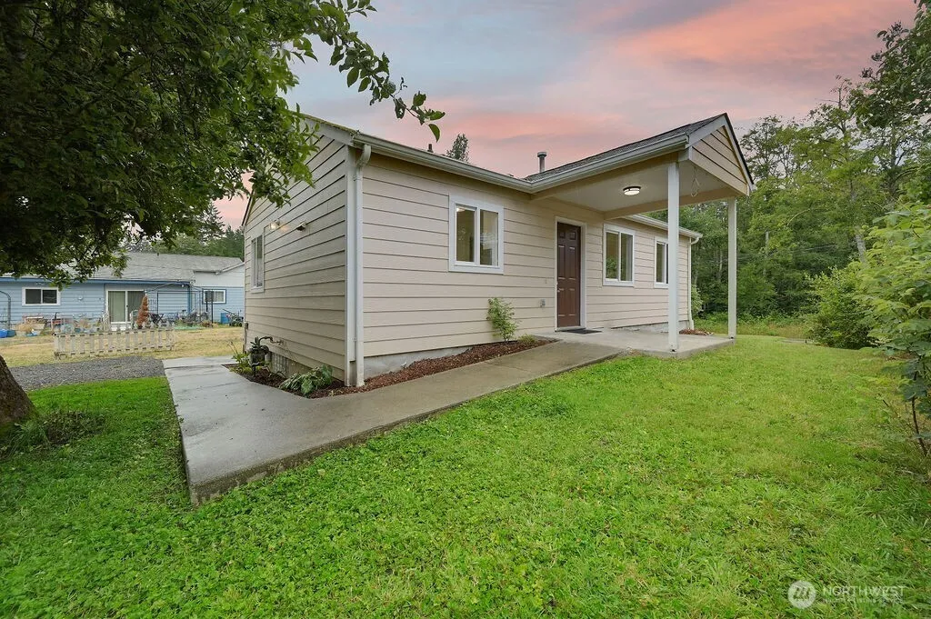 Property photo for 416 Skylark Drive W, Bremerton