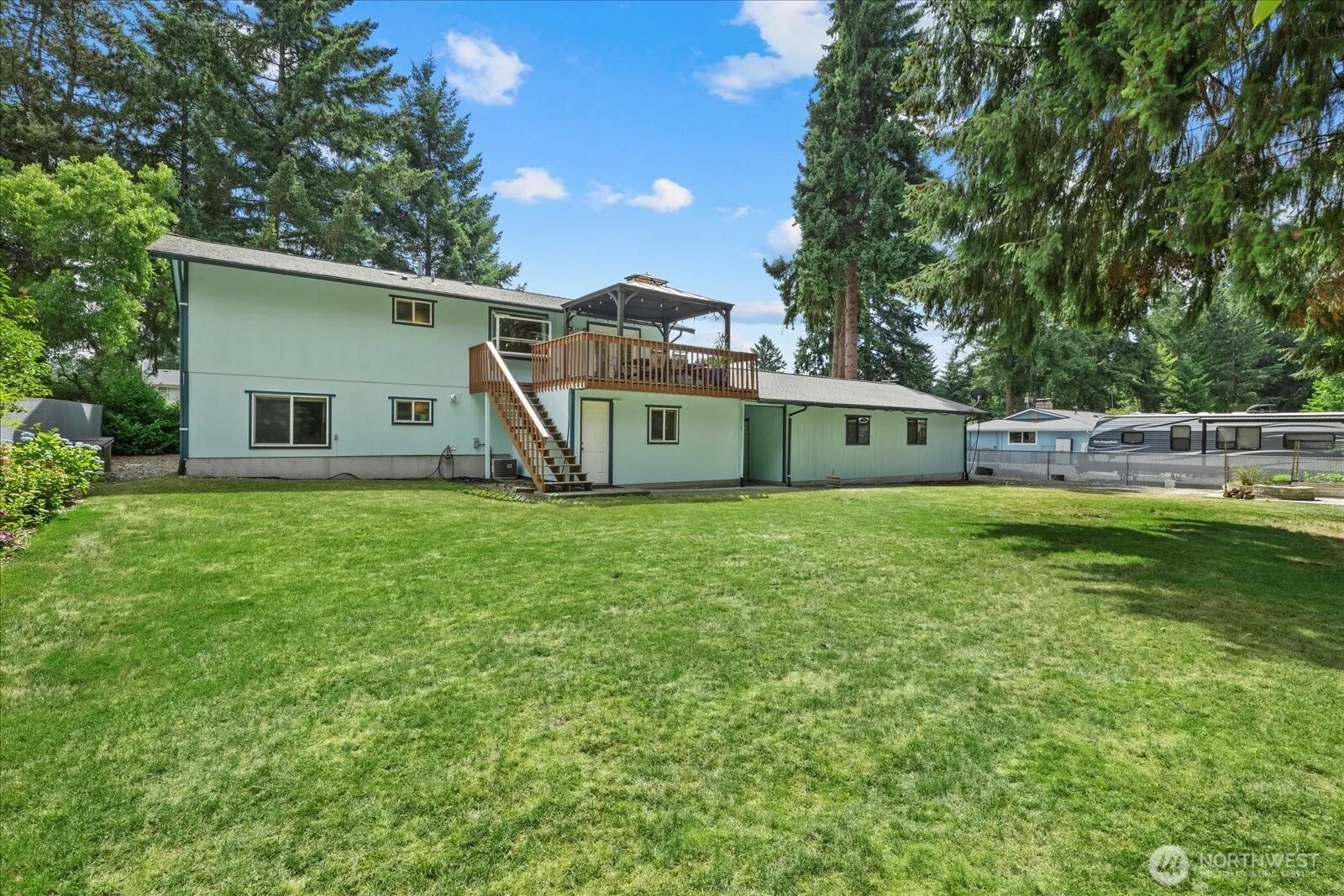 Property photo for 14416 4th Avenue E, Tacoma photo 4