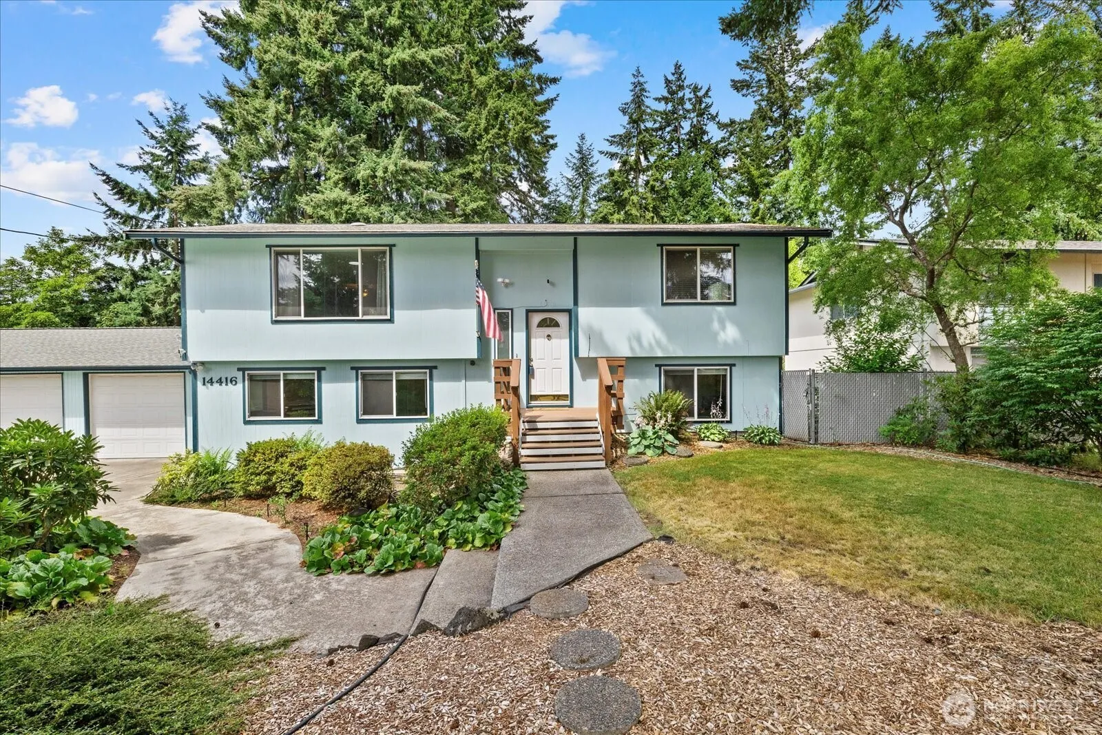 Property photo for 14416 4th Avenue E, Tacoma photo 2