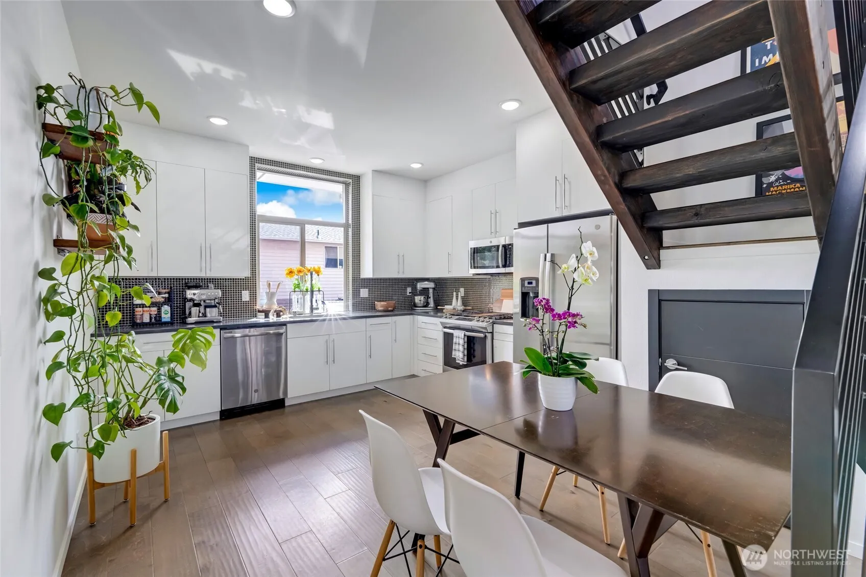 Property photo for 4216 30th Avenue Sw, Seattle photo 5