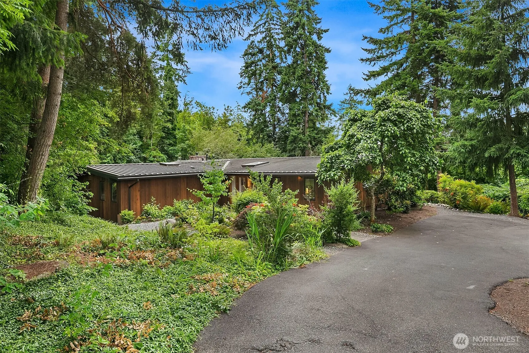 Property photo for 13633 Se 1st Street, Bellevue photo 2