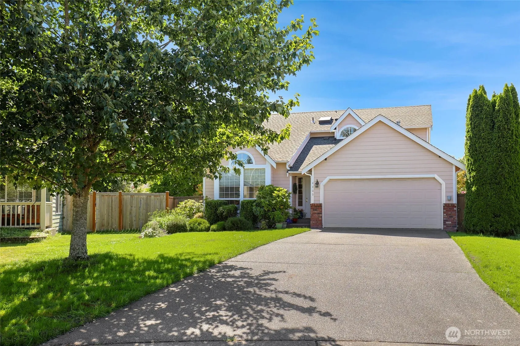 Property photo for 4809 Ne 18th Street, Renton photo 2