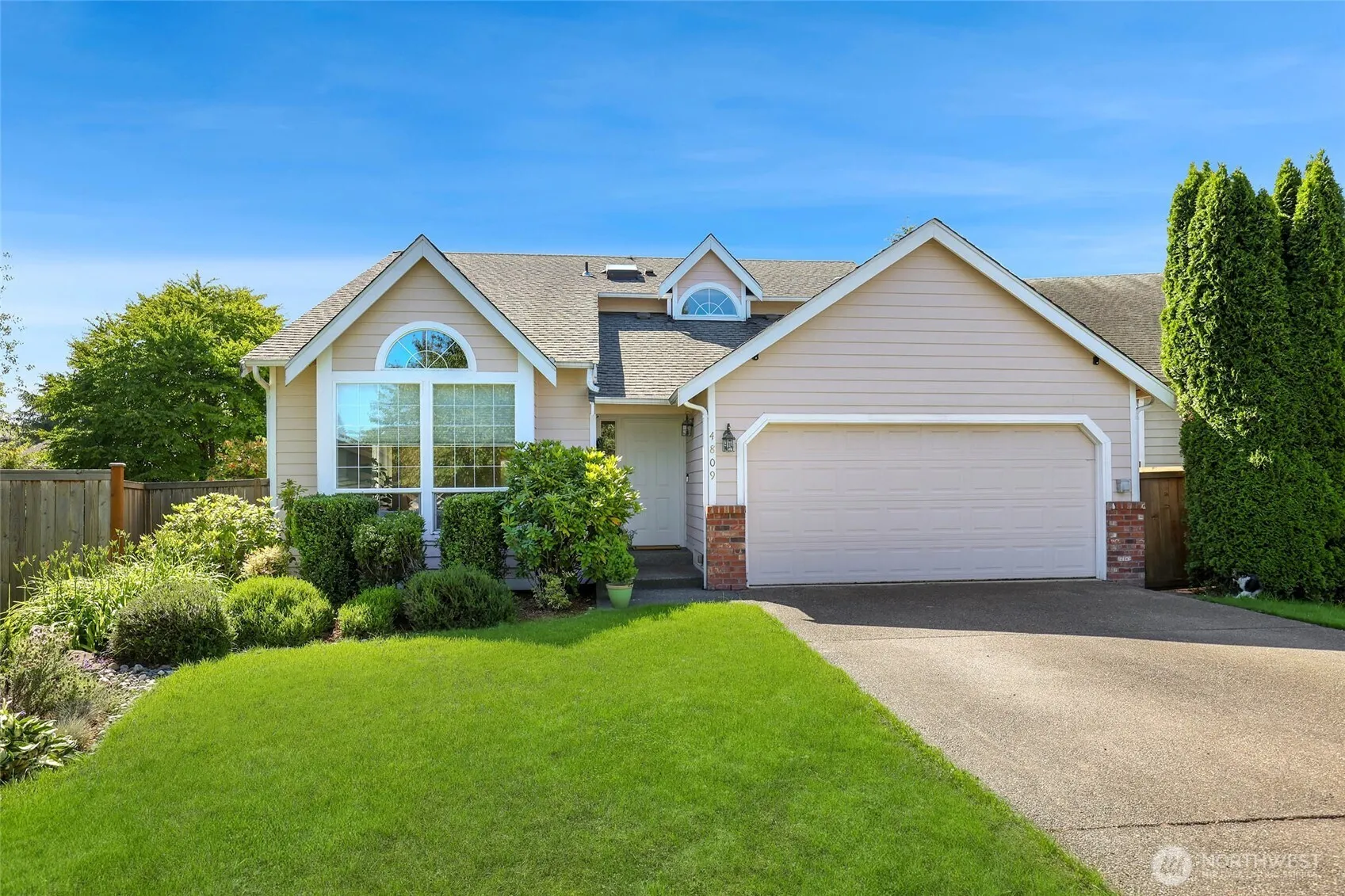 Property photo for 4809 Ne 18th Street, Renton