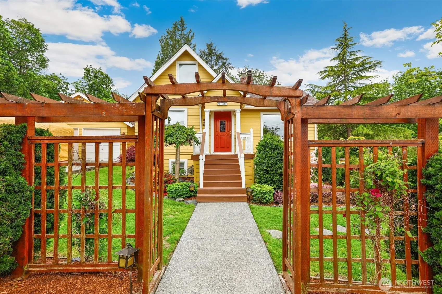 Property photo for 3706 Upland Avenue, Everett