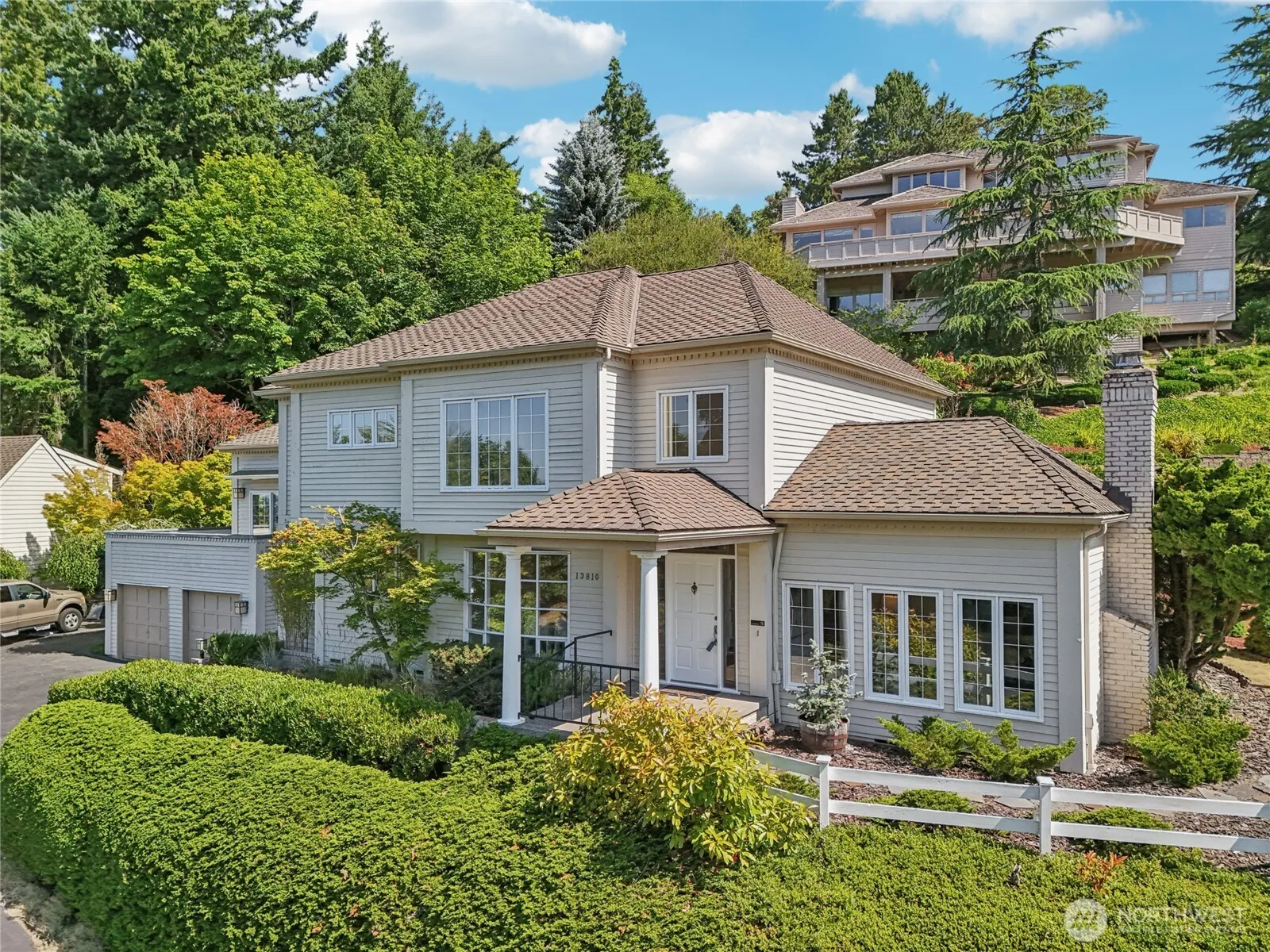 Property photo for 13810 Se 51st Place, Bellevue photo 2