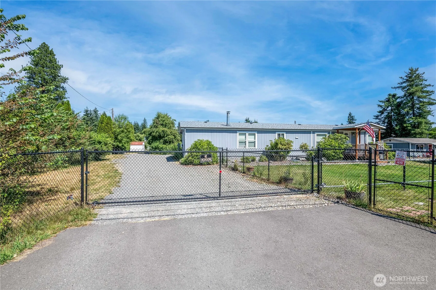 Property photo for 16701 Waller Road E, Tacoma photo 2