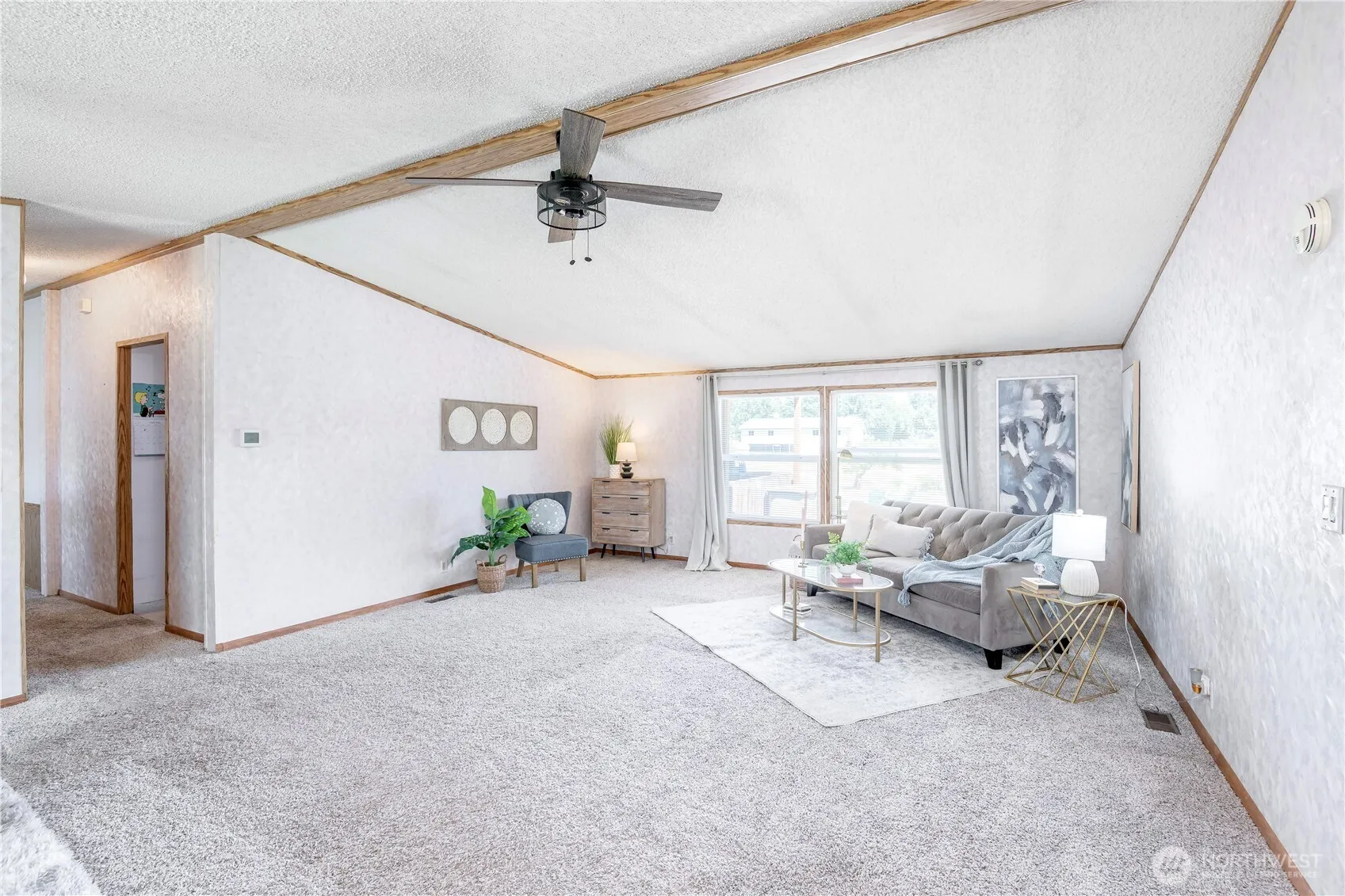 Property photo for 16701 Waller Road E, Tacoma photo 3