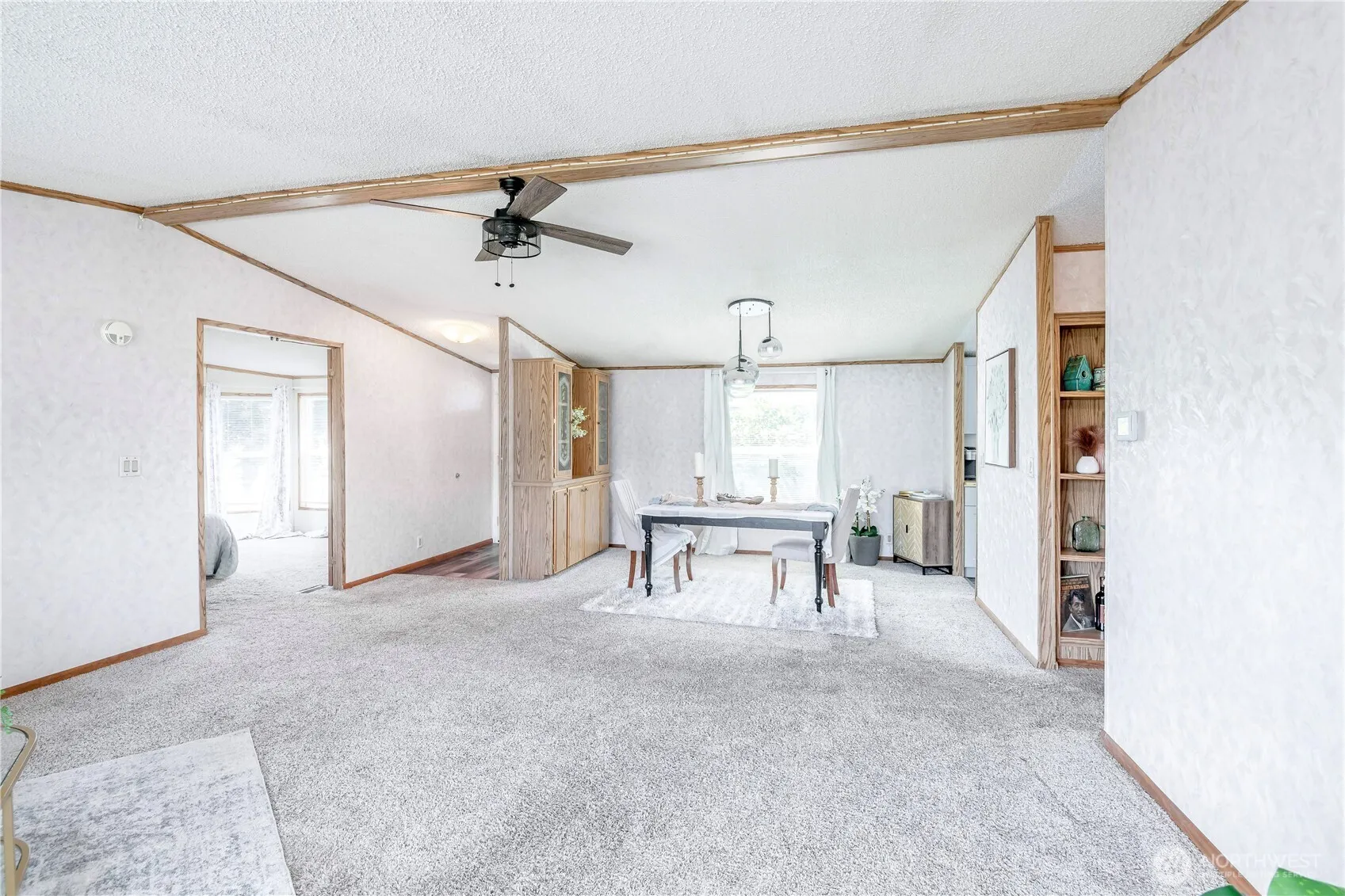 Property photo for 16701 Waller Road E, Tacoma photo 4