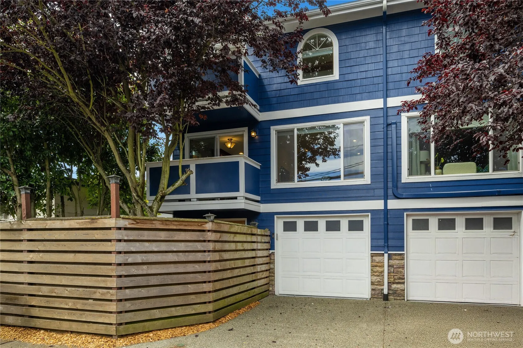 Property photo for 2344 44th Avenue Sw #b, Seattle photo 2