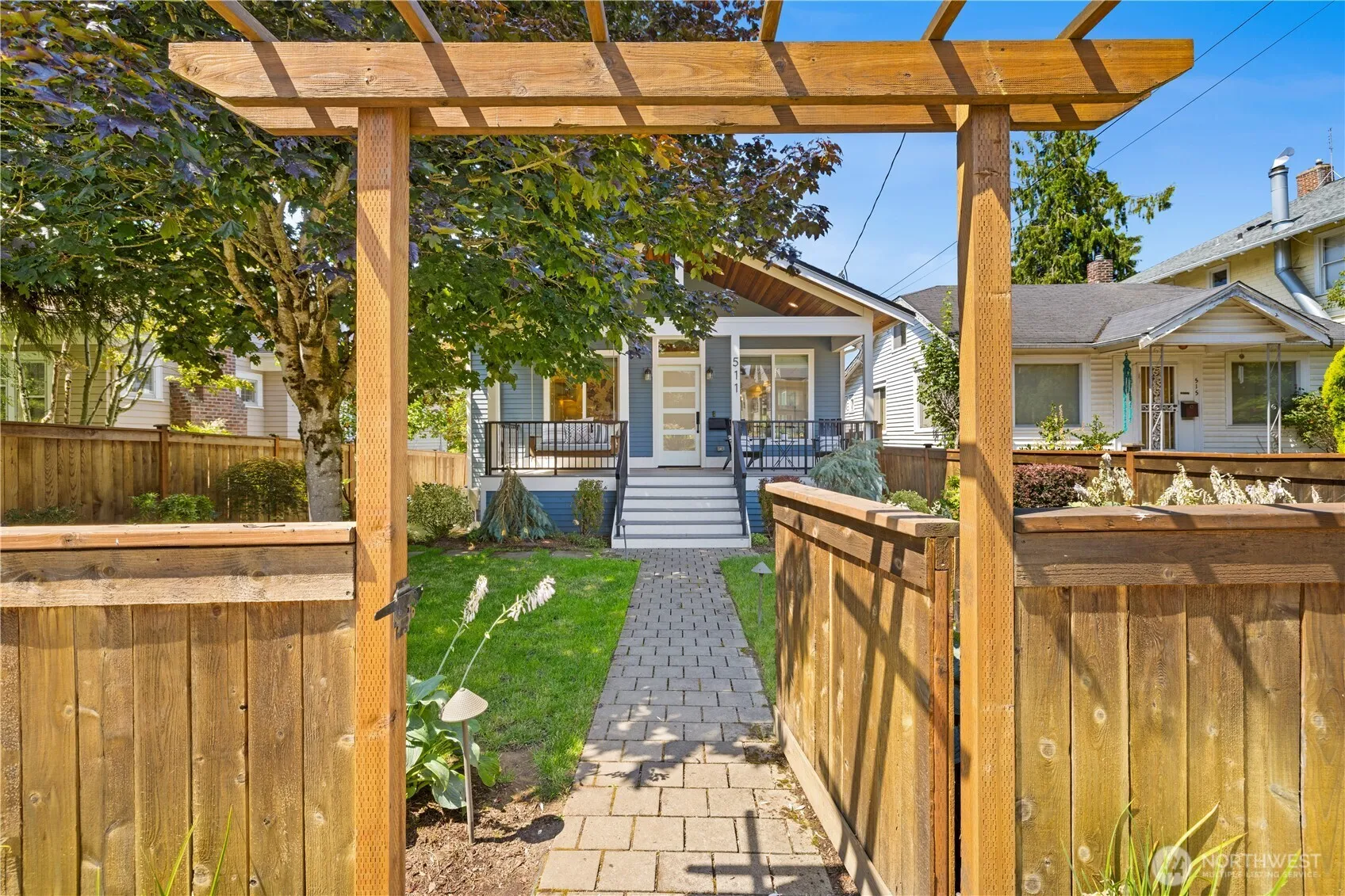 Property photo for 511 21st Street E, Seattle photo 3