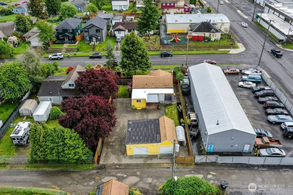 Property photo for 811 E 60th Street, Tacoma photo 3