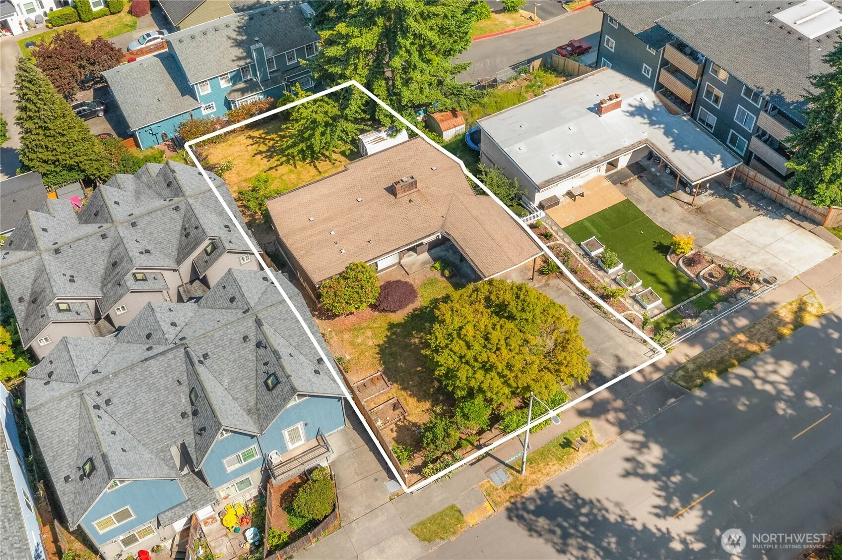 Property photo for 12034 Ne Roosevelt Way, Seattle