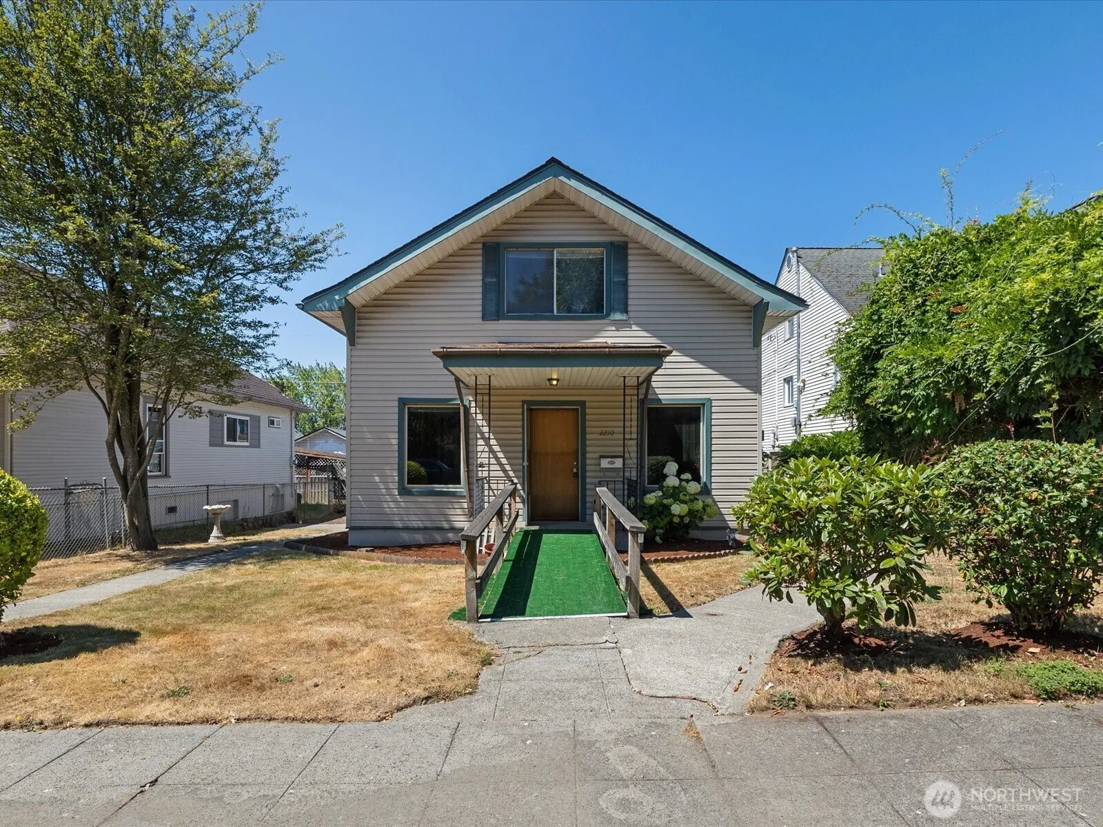 Property photo for 2210 Summit Avenue, Everett