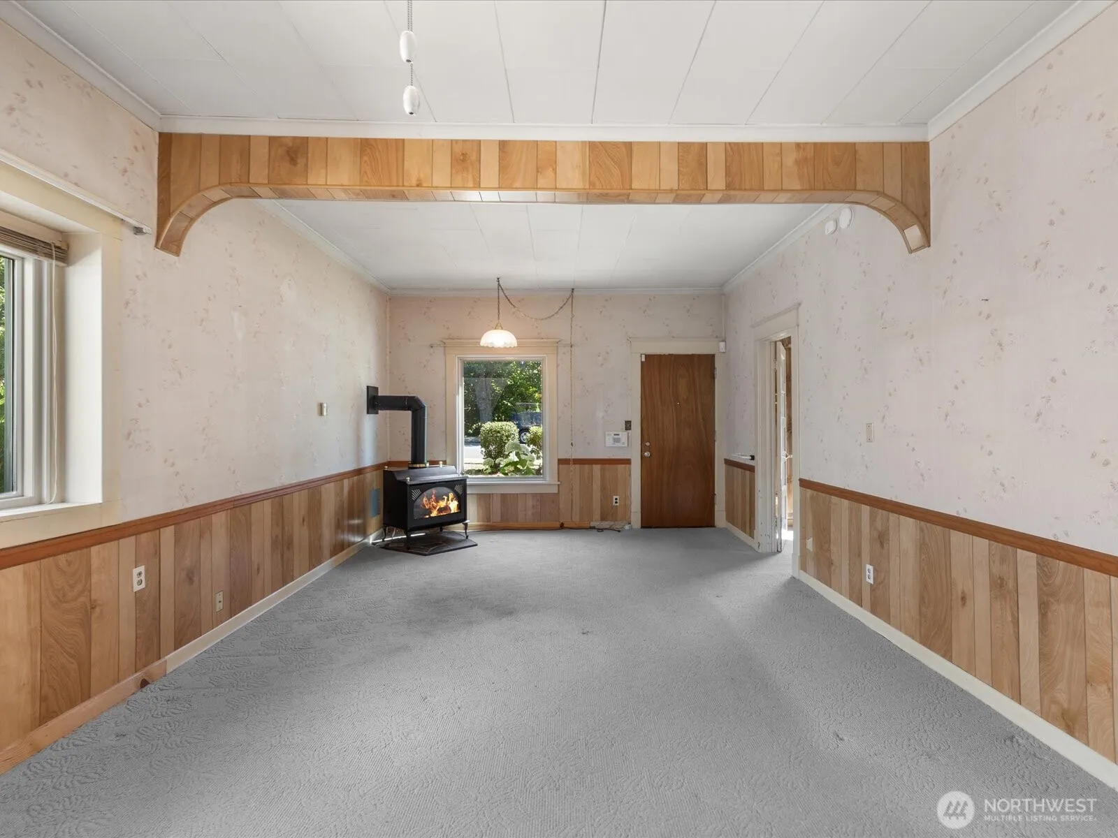 Property photo for 2210 Summit Avenue, Everett photo 4