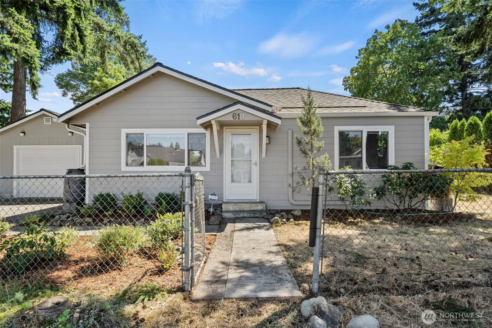 Property photo for 610 128th Street Ct, Tacoma photo 3
