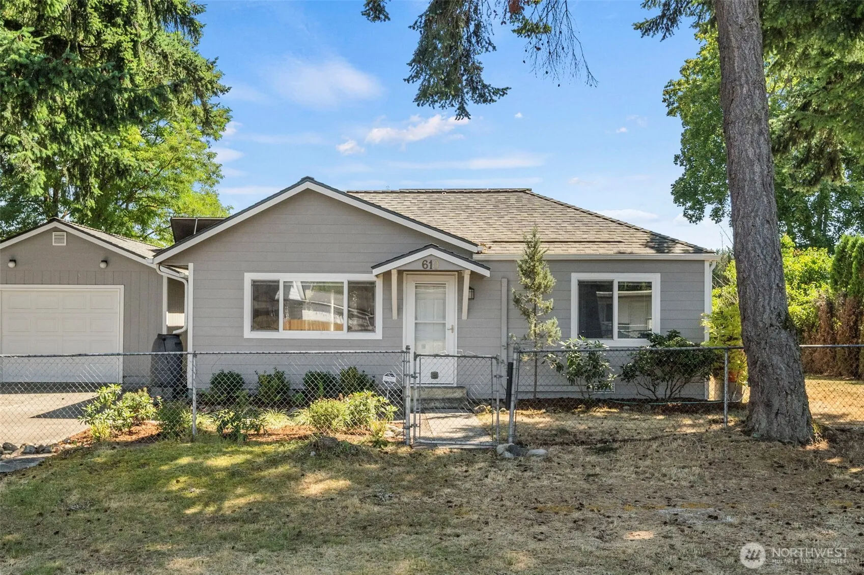 Property photo for 610 128th Street Ct, Tacoma photo 2