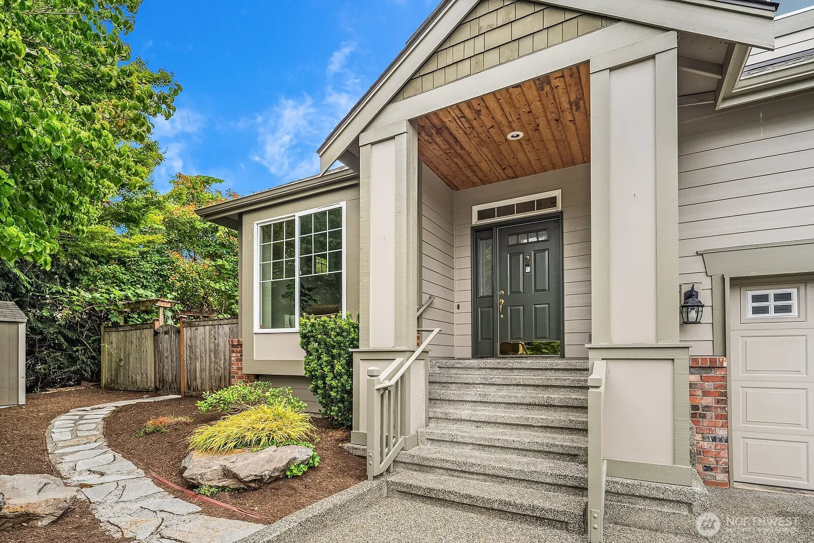 Property photo for 3606 Monterey Court Ne, Renton photo 2