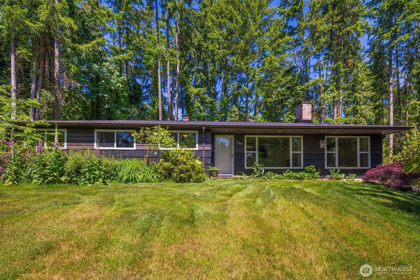 Property photo for 4006 147th Place, Bellevue photo 2