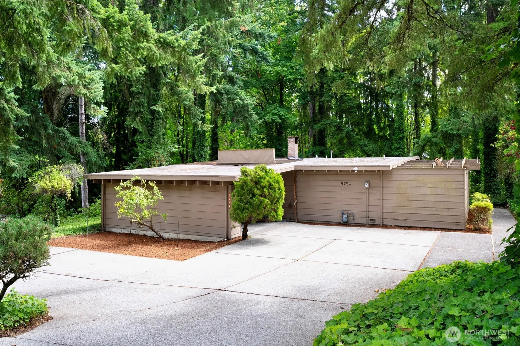 Property photo for 4758 118th Ave Se, Bellevue photo 2