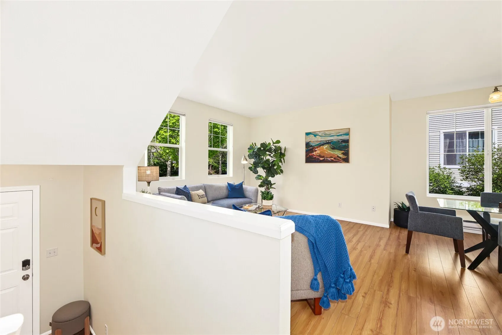 Property photo for 6868 Holly Park Drive S, Seattle photo 4