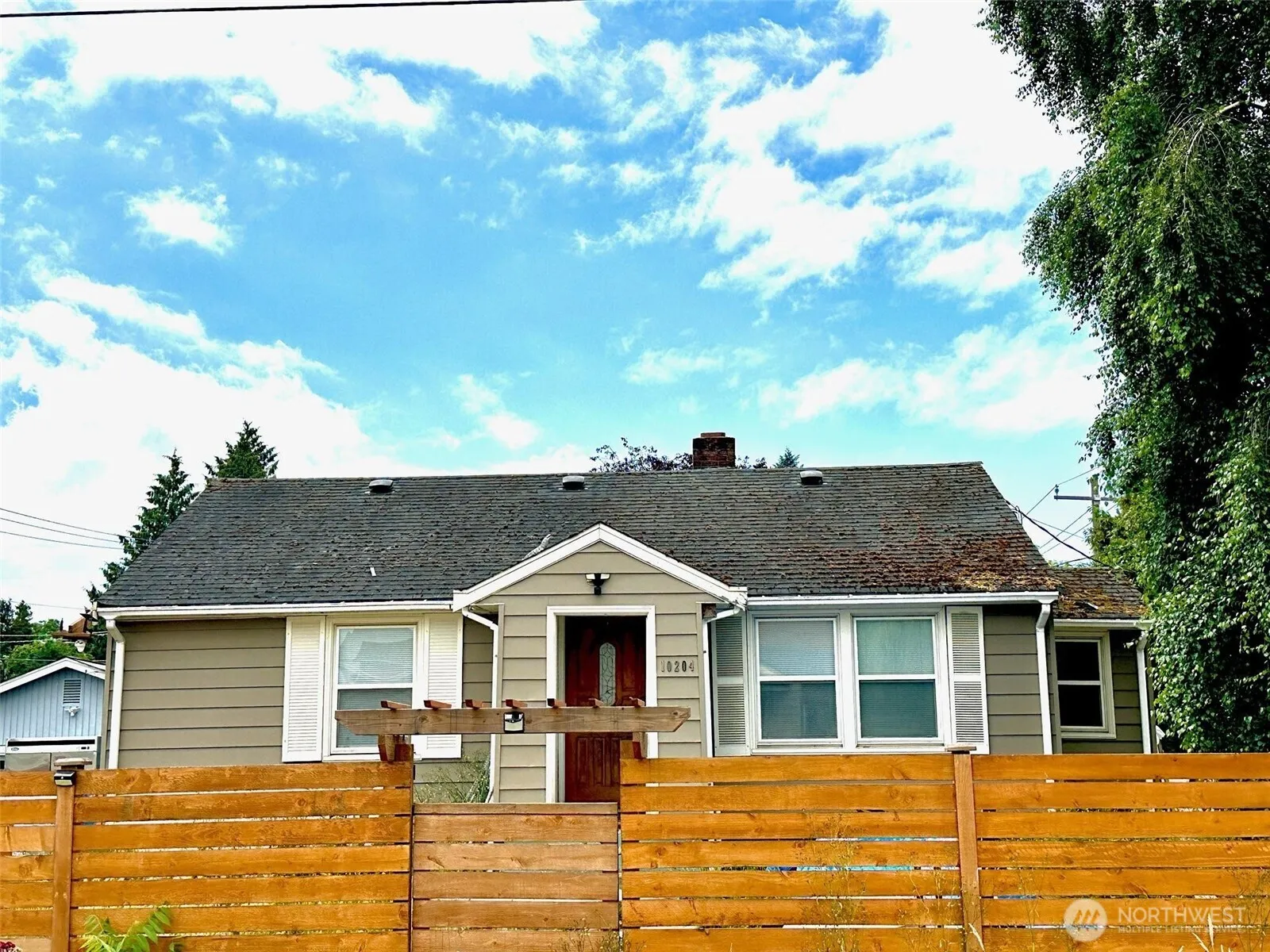 Property photo for 10204 19th Avenue Sw, Seattle